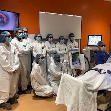Surgeons learning in the OR